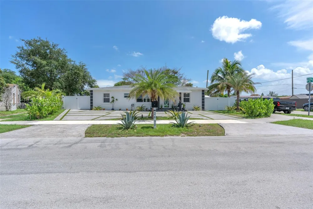 2830 NW 156th St Miami Gardens, FL 33054