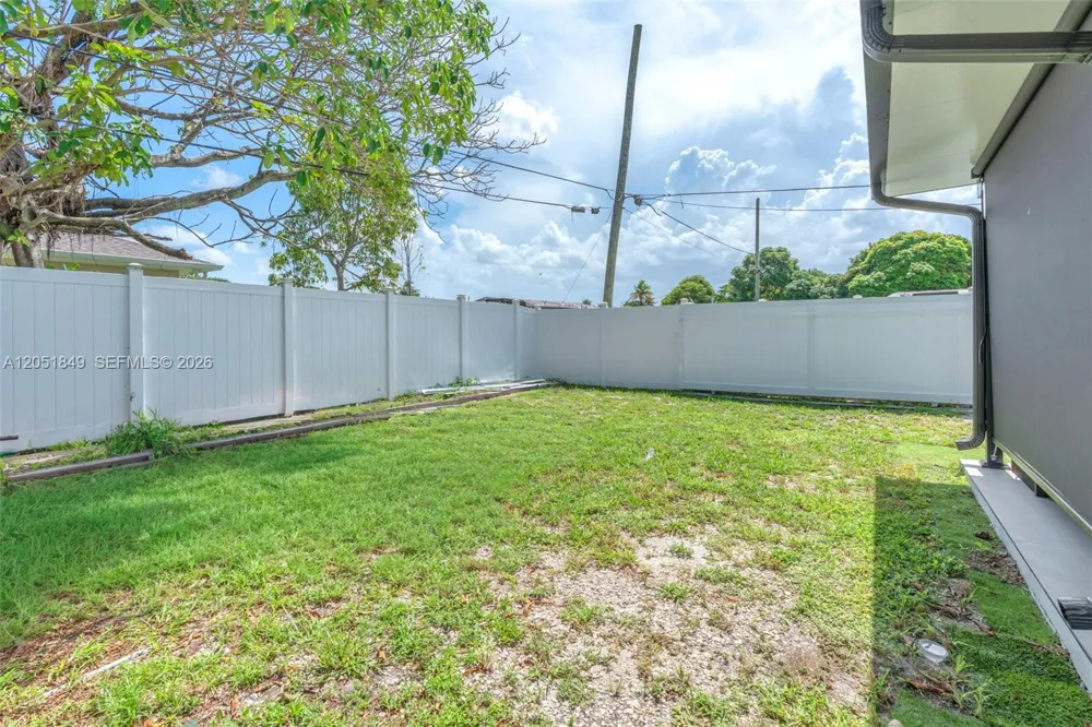 2830 NW 156th St Miami Gardens, FL 33054