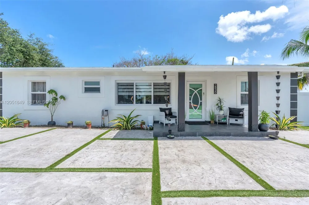 2830 NW 156th St Miami Gardens, FL 33054