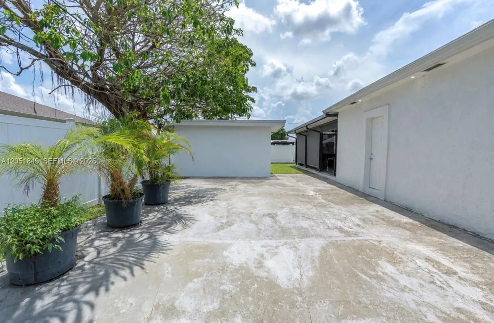 2830 NW 156th St Miami Gardens, FL 33054
