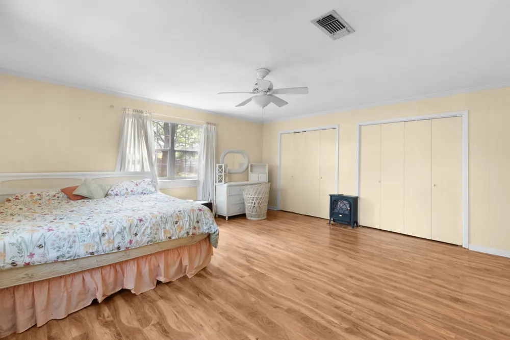 1208 Oak St Burnet, TX 78611