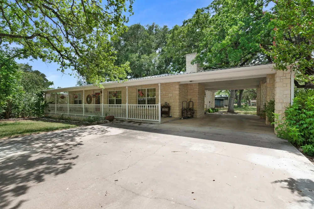 1208 Oak St Burnet, TX 78611