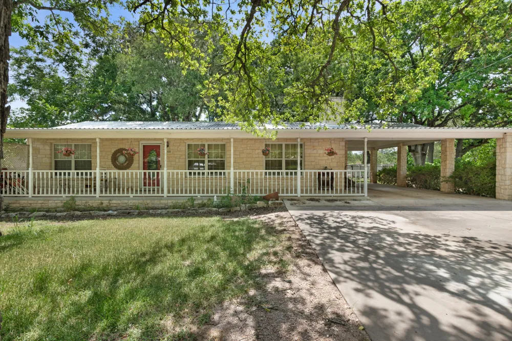 1208 Oak St Burnet, TX 78611