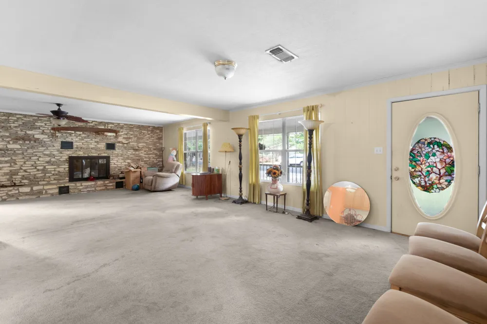1208 Oak St Burnet, TX 78611
