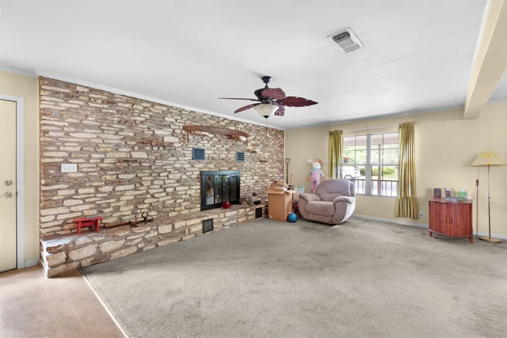 1208 Oak St Burnet, TX 78611