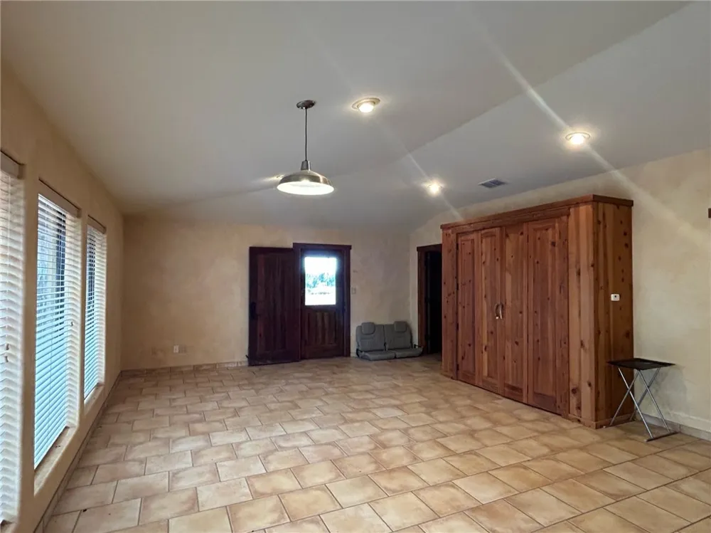 Honey Mesquite Freer, TX 78357