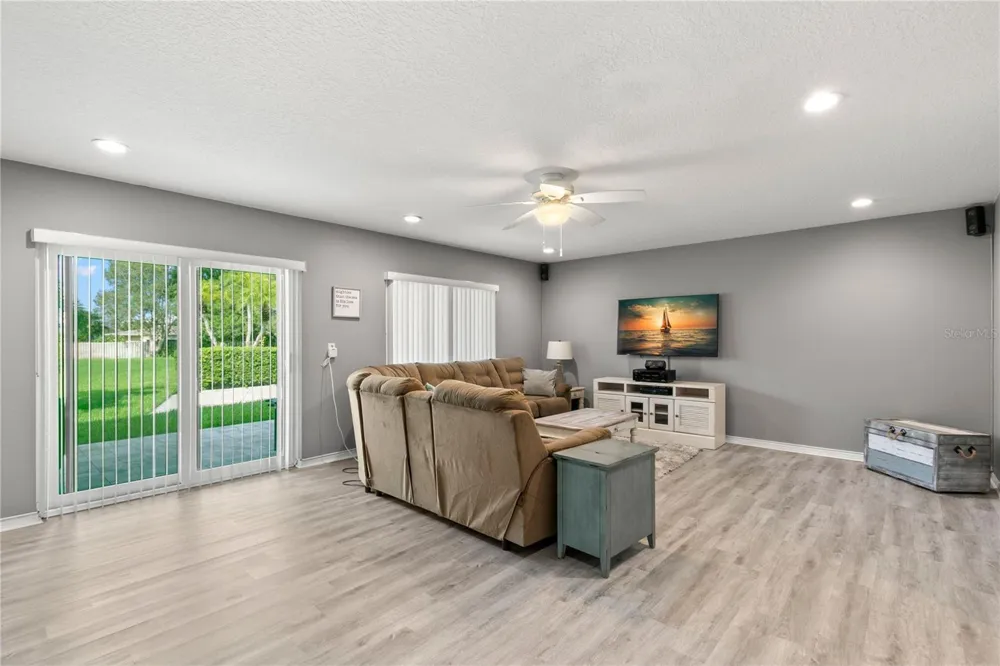 2376 HANOVER DRIVE Dunedin, FL 34698