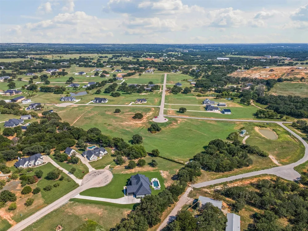 4001 Margarets Meadow Weatherford, TX 76087