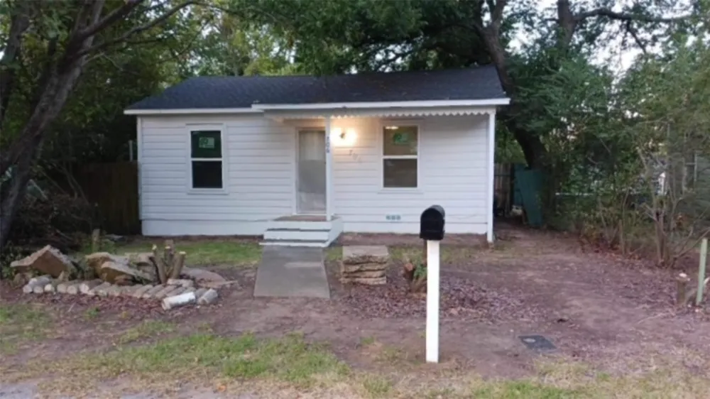 706 E Acheson Road Denison, TX 75021