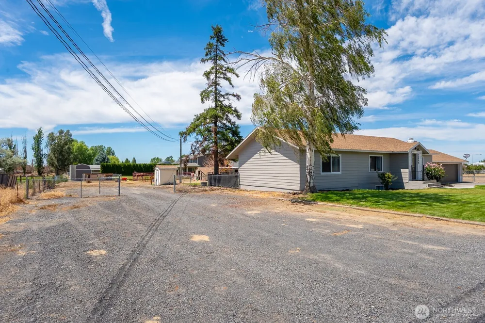 2096 Hamilton Road NE Moses Lake, WA 98837