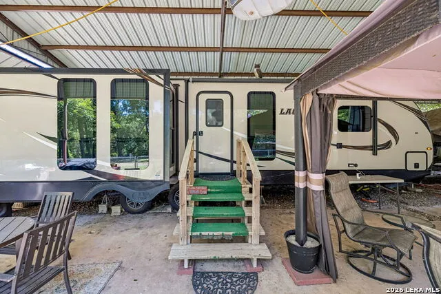 597 CR 90 B Gonzales, TX 78629