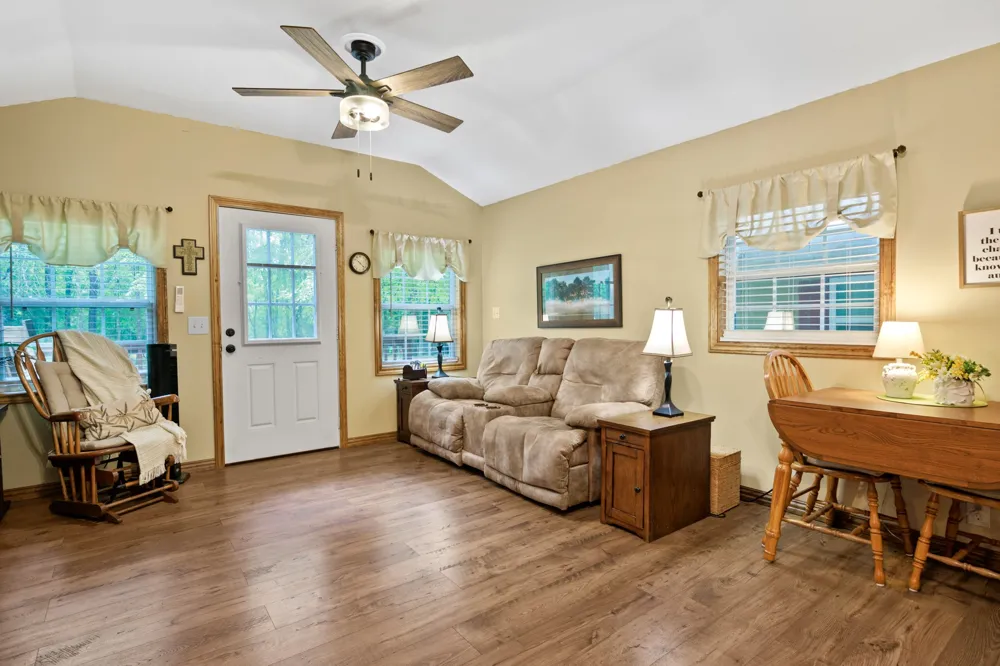 119 Private Road 52614 Pittsburg, TX 75686