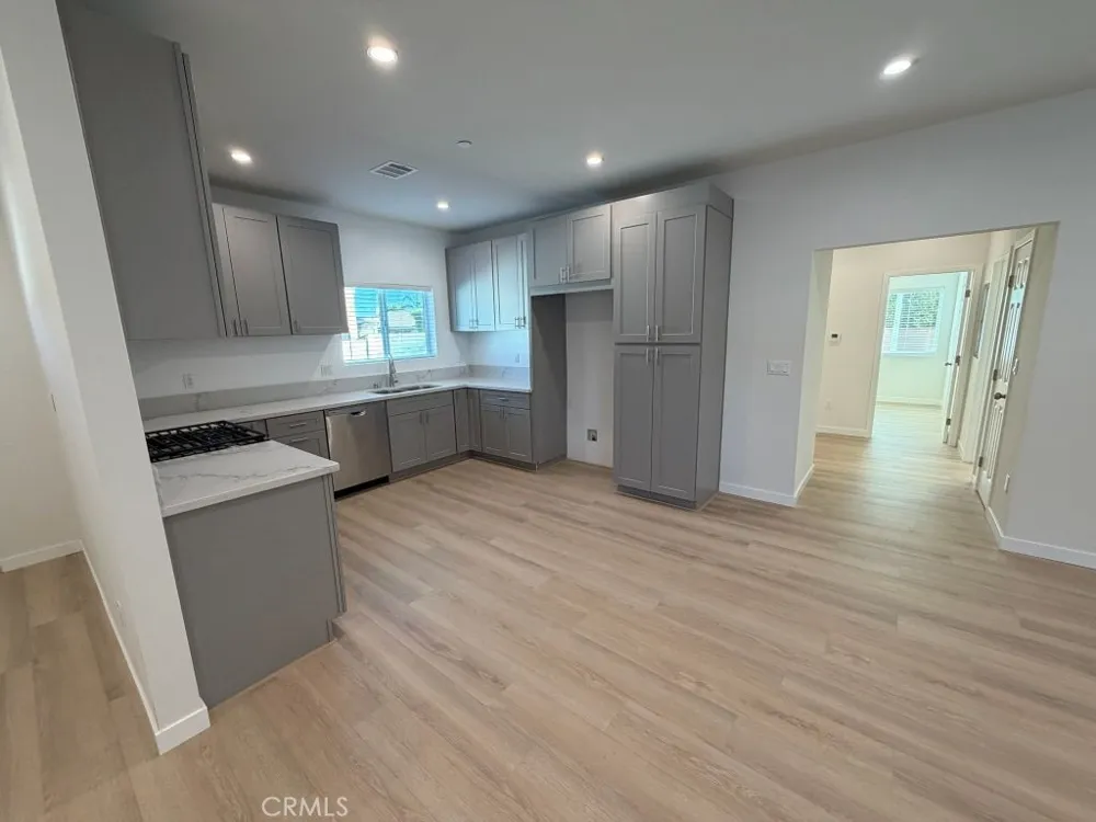 10867 Nettleton Street Sun Valley, CA 91352