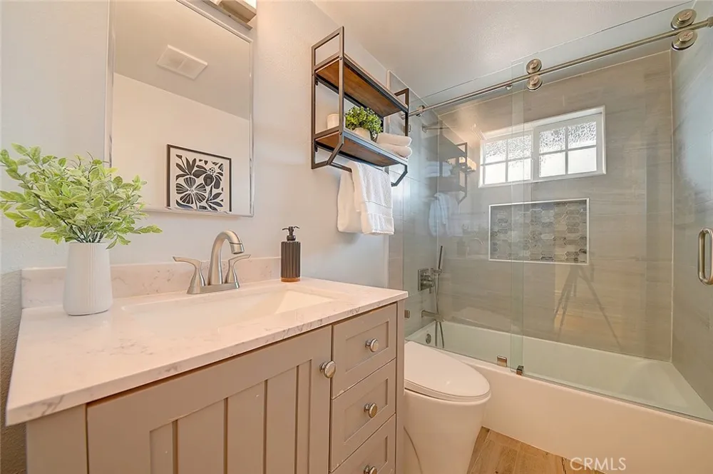 2044 W Spruce Avenue Orange, CA 92868