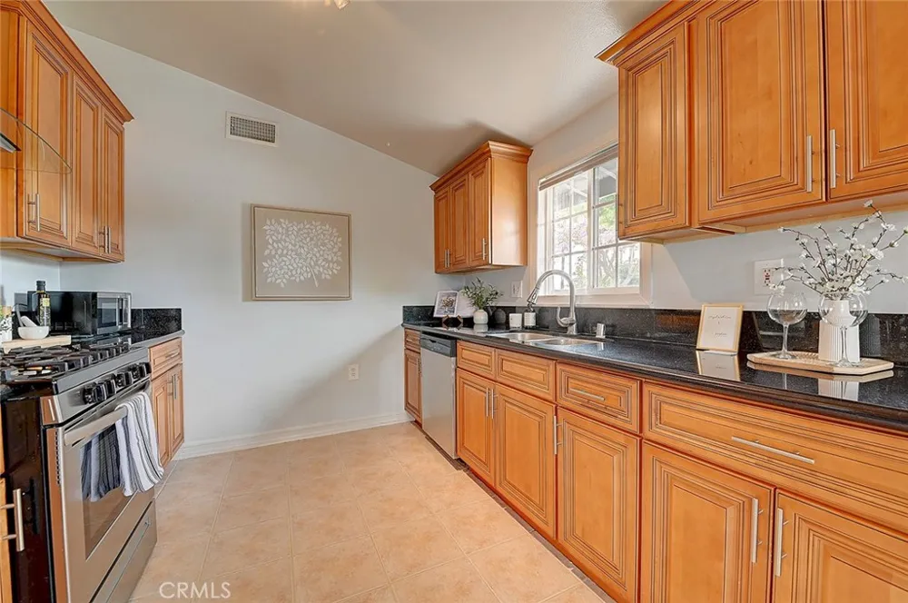 2044 W Spruce Avenue Orange, CA 92868