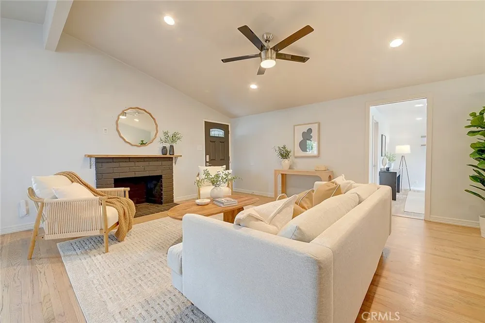 2044 W Spruce Avenue Orange, CA 92868