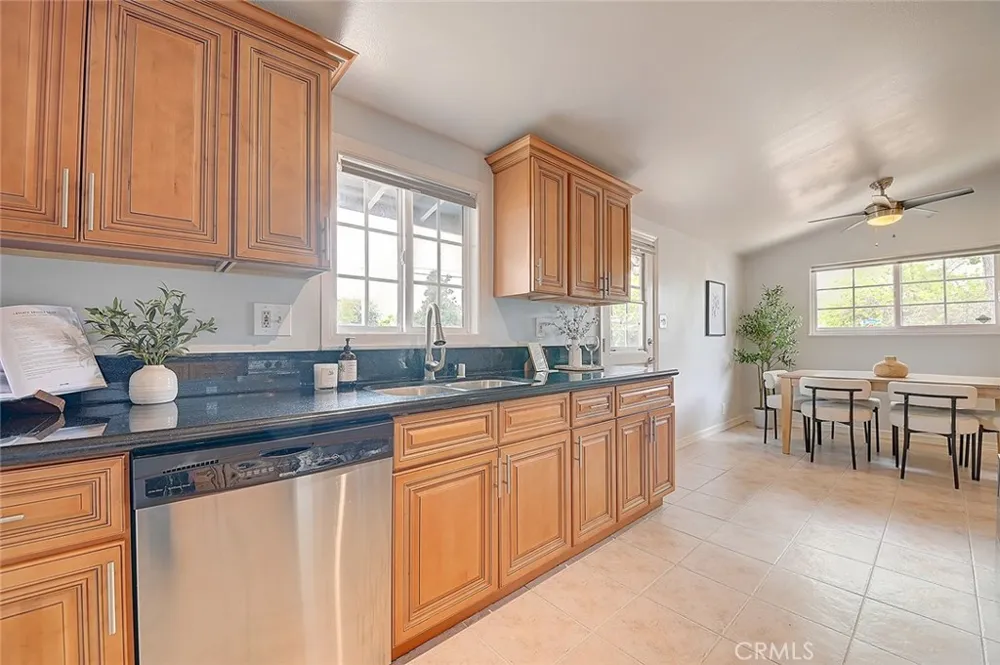 2044 W Spruce Avenue Orange, CA 92868