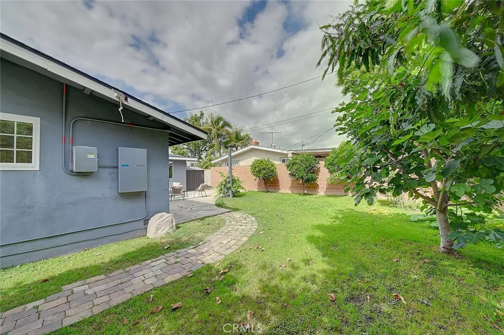 2044 W Spruce Avenue Orange, CA 92868