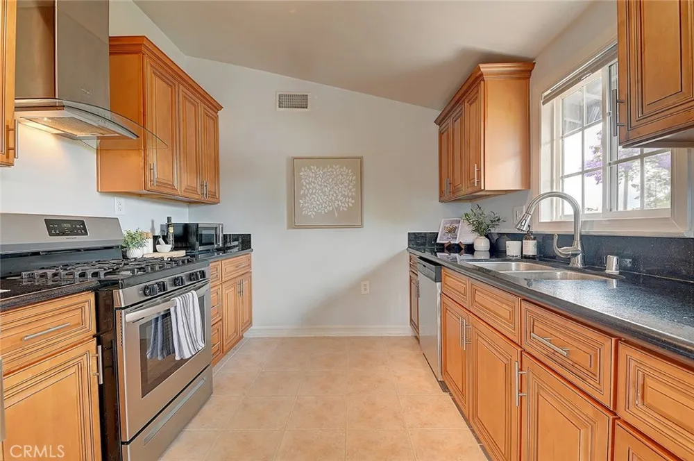 2044 W Spruce Avenue Orange, CA 92868