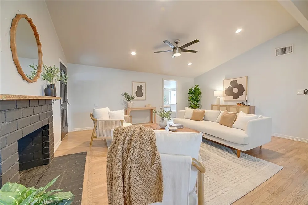 2044 W Spruce Avenue Orange, CA 92868