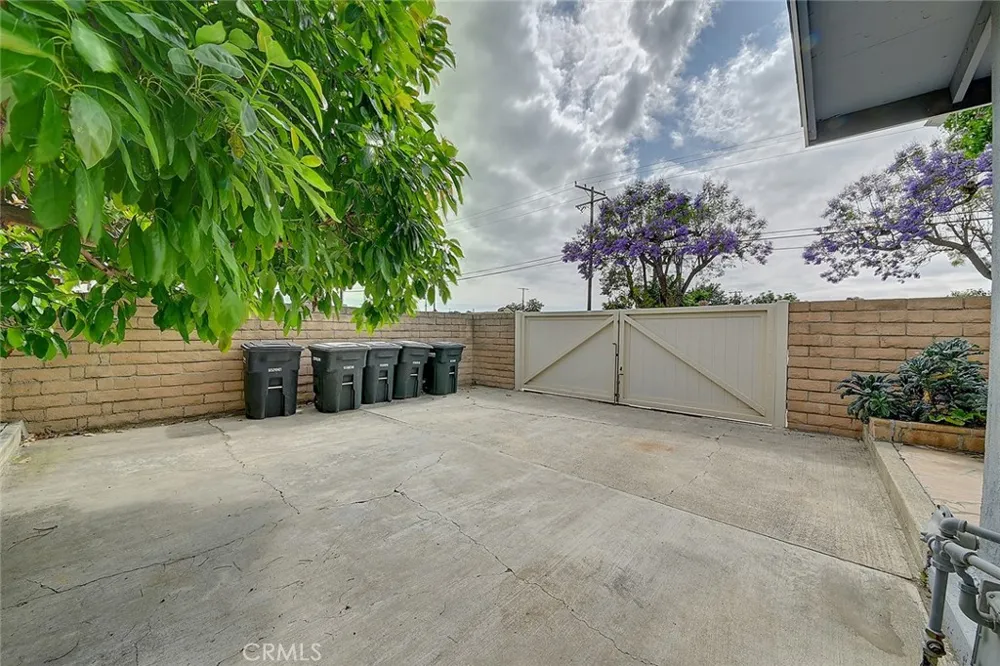 2044 W Spruce Avenue Orange, CA 92868