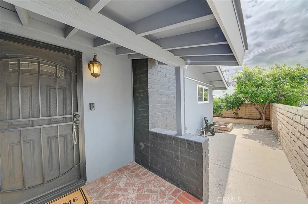 2044 W Spruce Avenue Orange, CA 92868