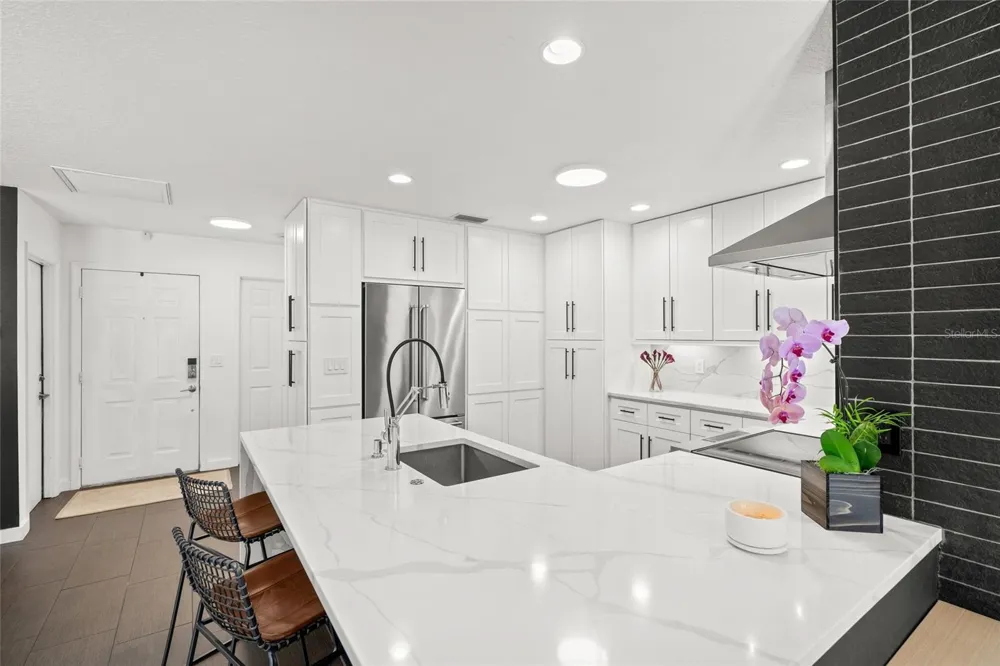 319 BEARDED OAKS CIRCLE Sarasota, FL 34232