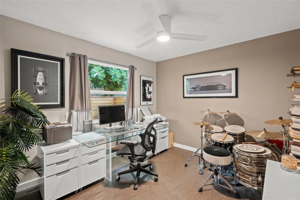 319 BEARDED OAKS CIRCLE Sarasota, FL 34232