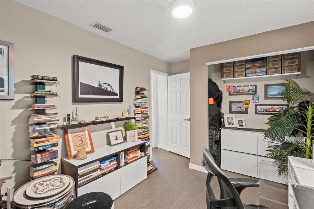 319 BEARDED OAKS CIRCLE Sarasota, FL 34232