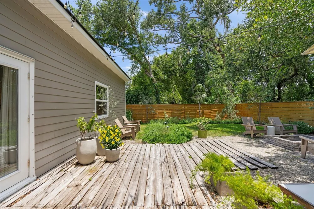 319 BEARDED OAKS CIRCLE Sarasota, FL 34232