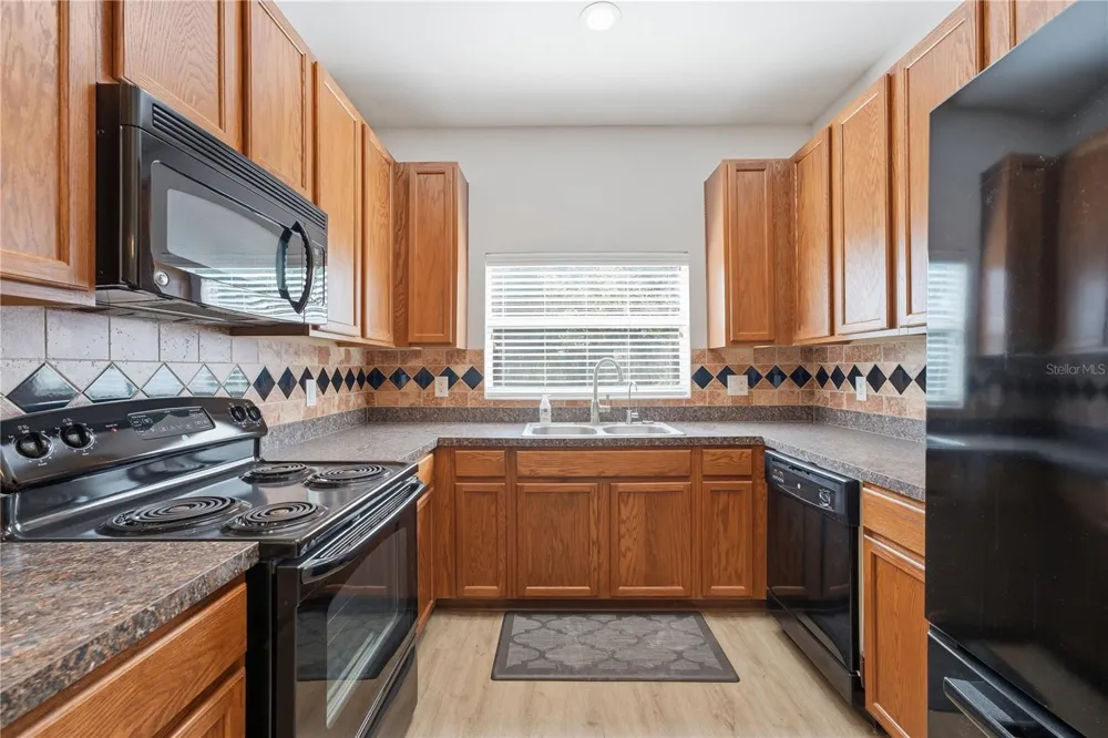 1346 GRANTHAM DRIVE Sarasota, FL 34234