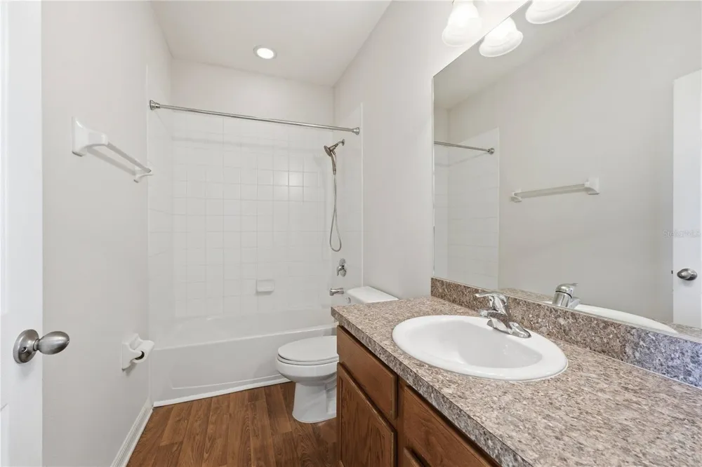 1346 GRANTHAM DRIVE Sarasota, FL 34234