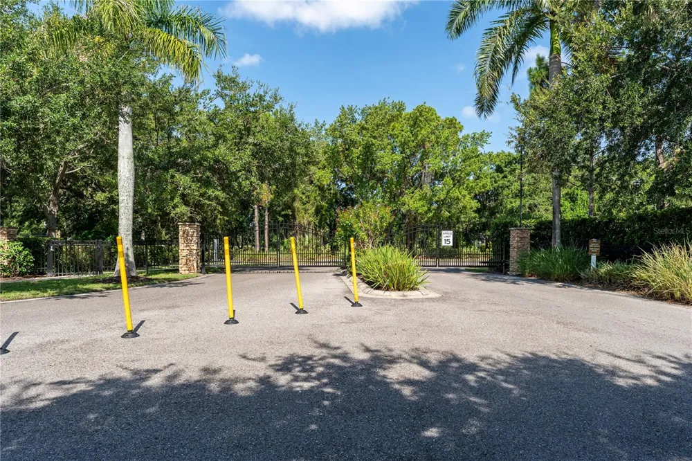 1346 GRANTHAM DRIVE Sarasota, FL 34234