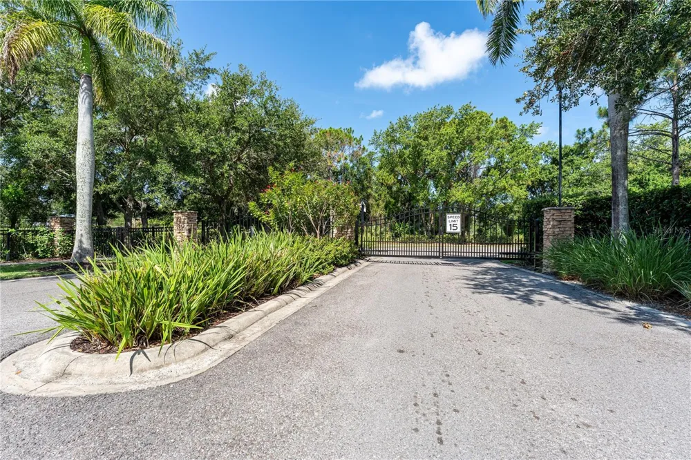 1346 GRANTHAM DRIVE Sarasota, FL 34234