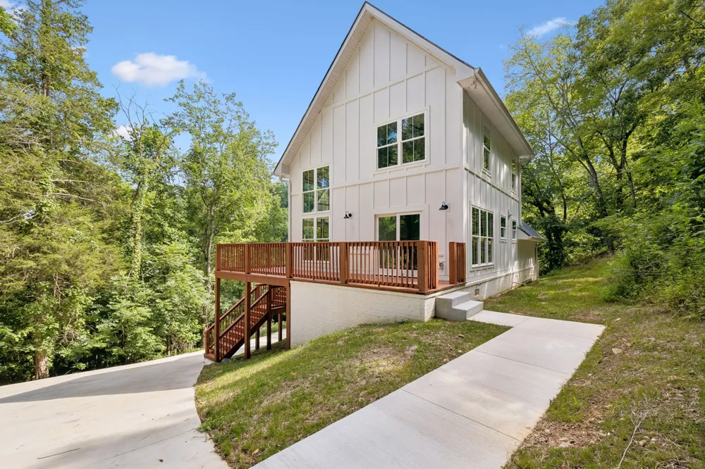 670 Harbor Dr Lancaster, TN 38569