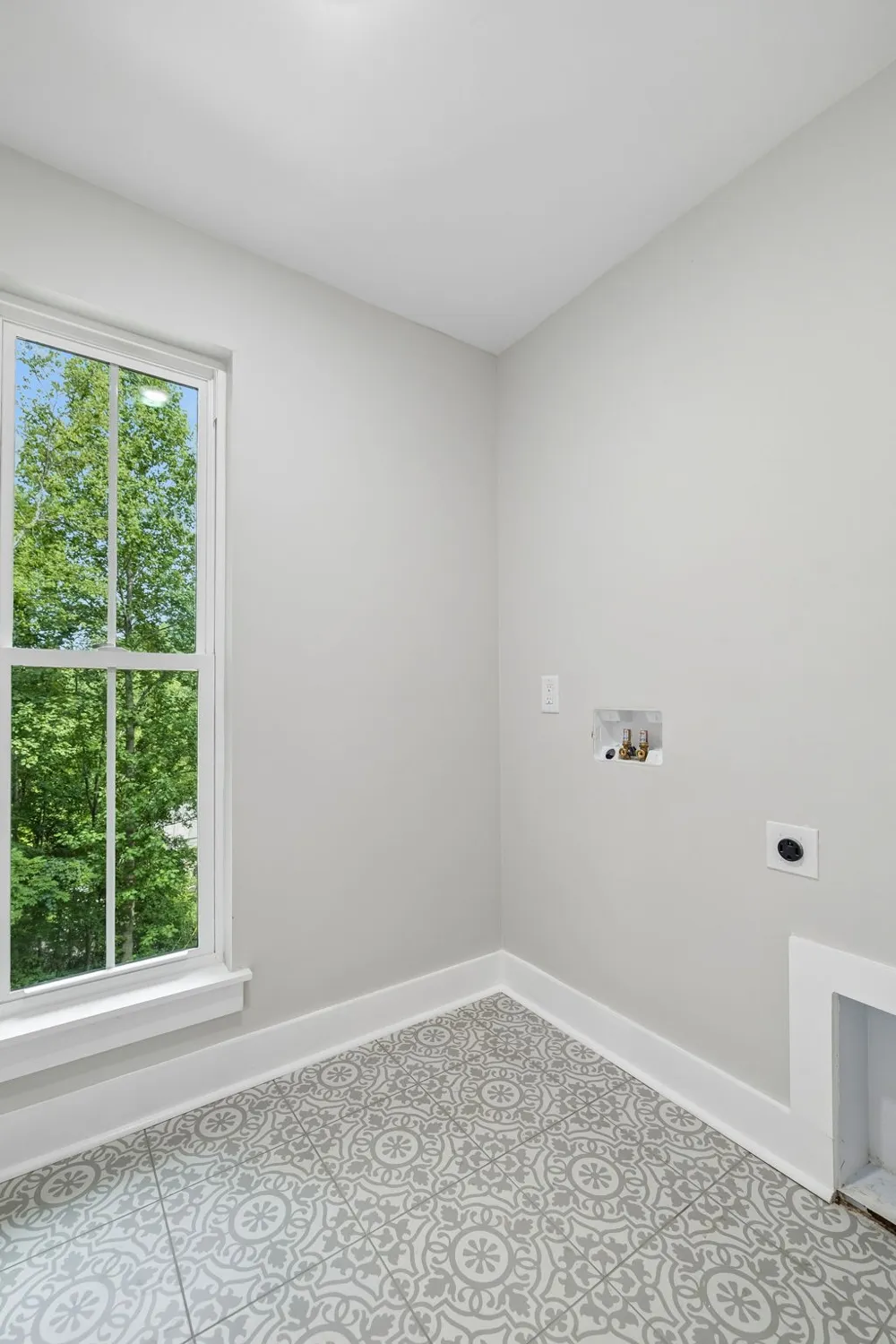 670 Harbor Dr Lancaster, TN 38569