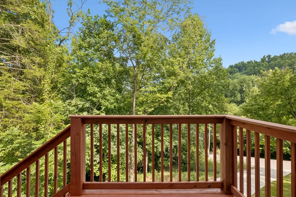670 Harbor Dr Lancaster, TN 38569