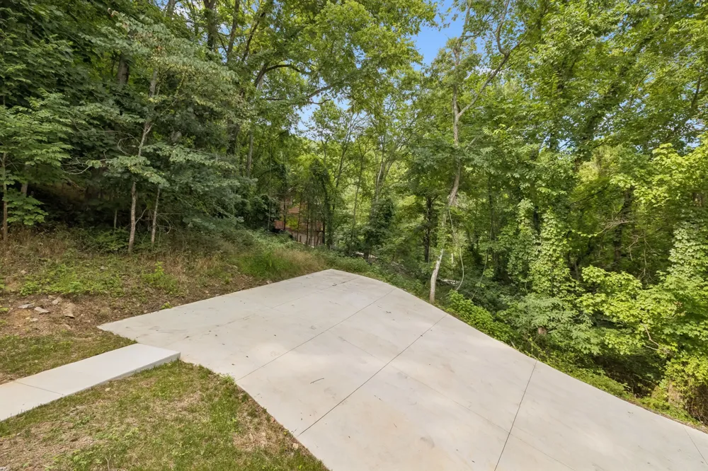670 Harbor Dr Lancaster, TN 38569