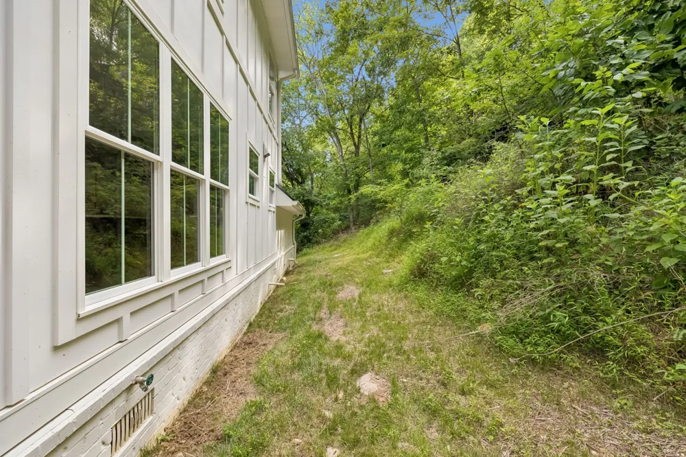 670 Harbor Dr Lancaster, TN 38569