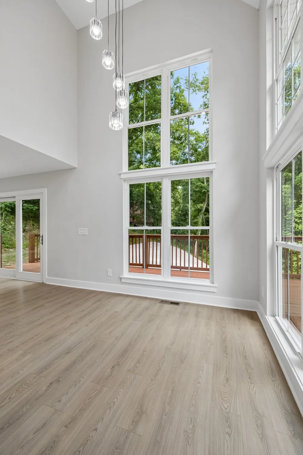 670 Harbor Dr Lancaster, TN 38569