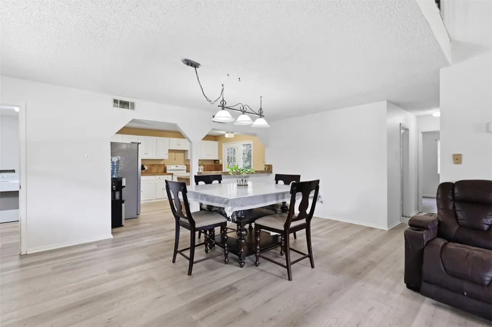 112 Spanish Trail Weatherford, TX 76088