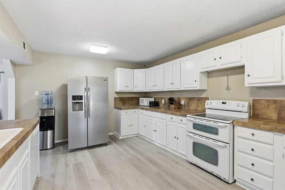 112 Spanish Trail Weatherford, TX 76088