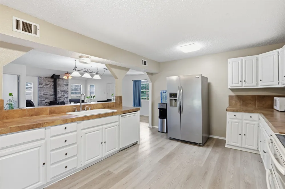 112 Spanish Trail Weatherford, TX 76088