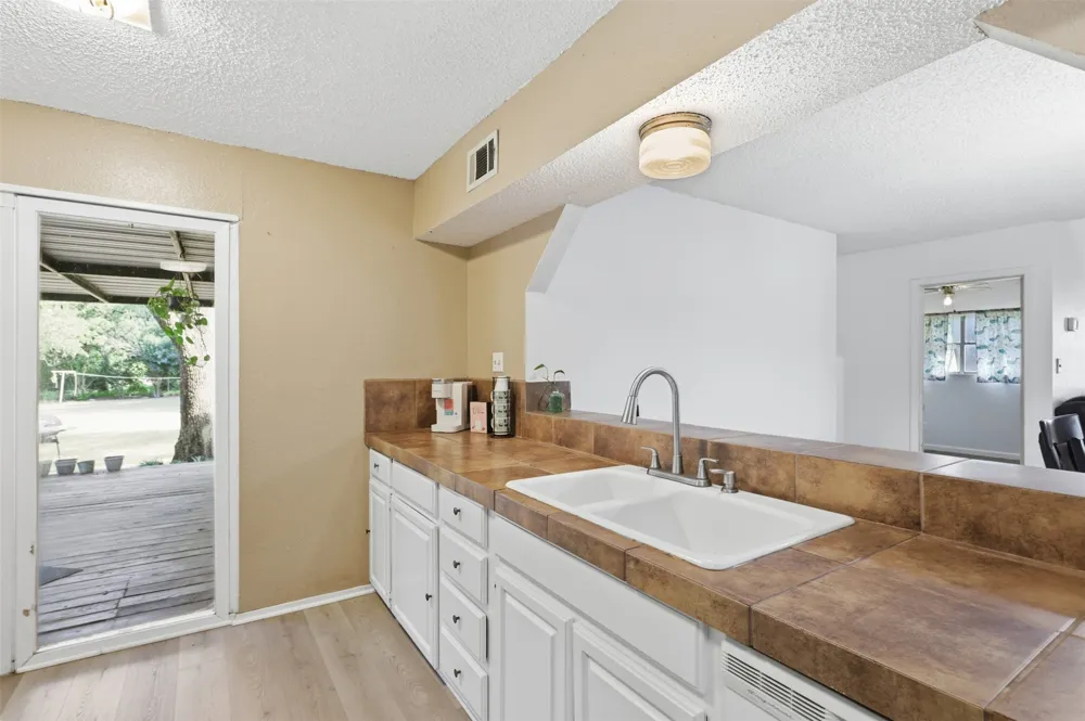 112 Spanish Trail Weatherford, TX 76088