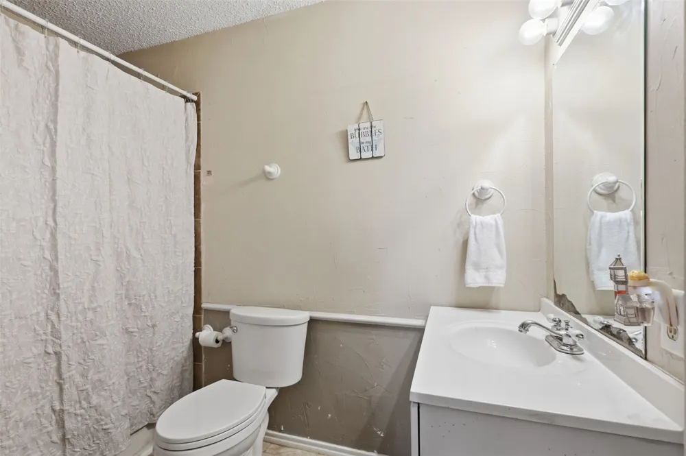 112 Spanish Trail Weatherford, TX 76088
