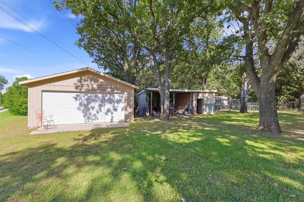 112 Spanish Trail Weatherford, TX 76088