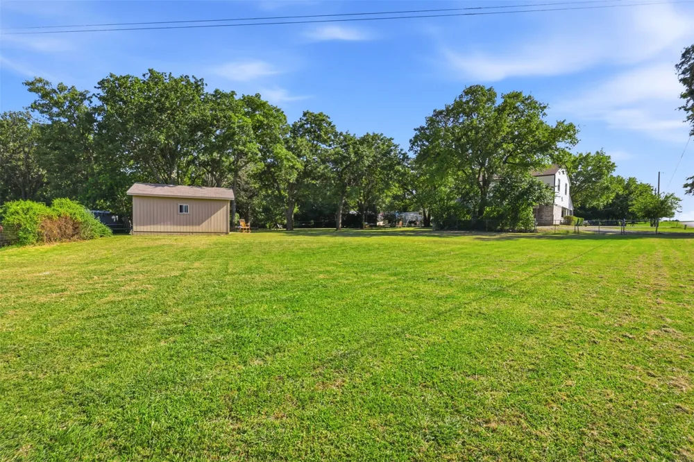 112 Spanish Trail Weatherford, TX 76088