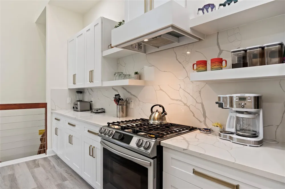 13149 W 6th Street Santa Fe, TX 77510