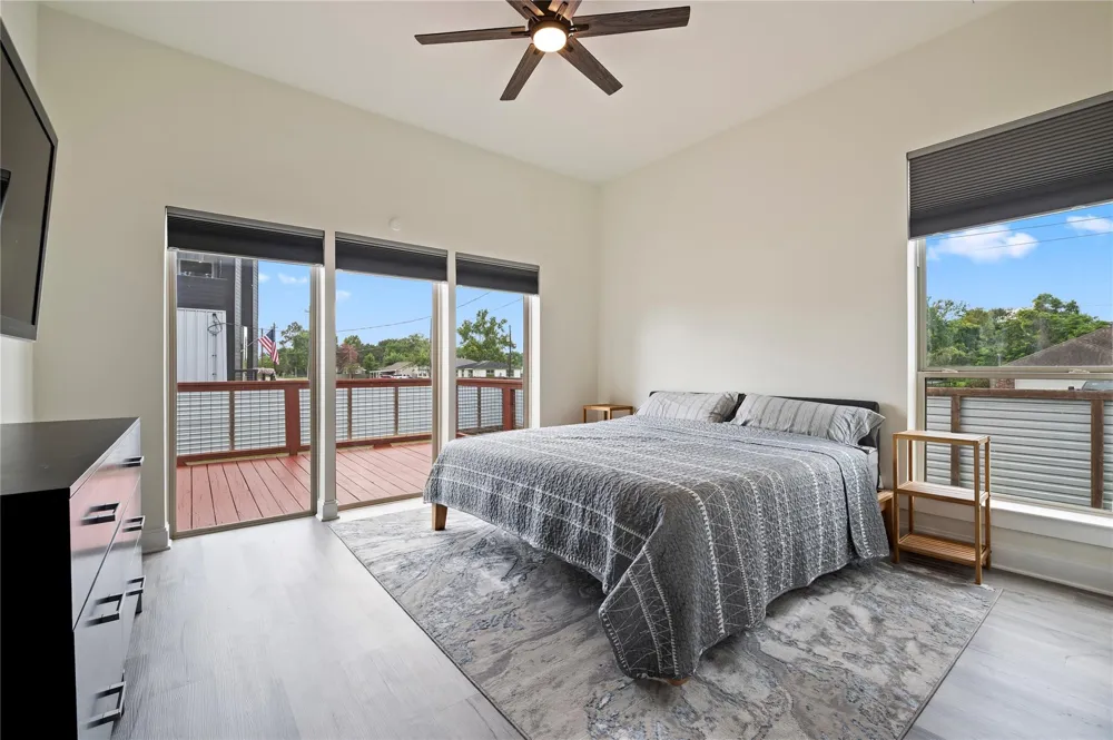 13149 W 6th Street Santa Fe, TX 77510
