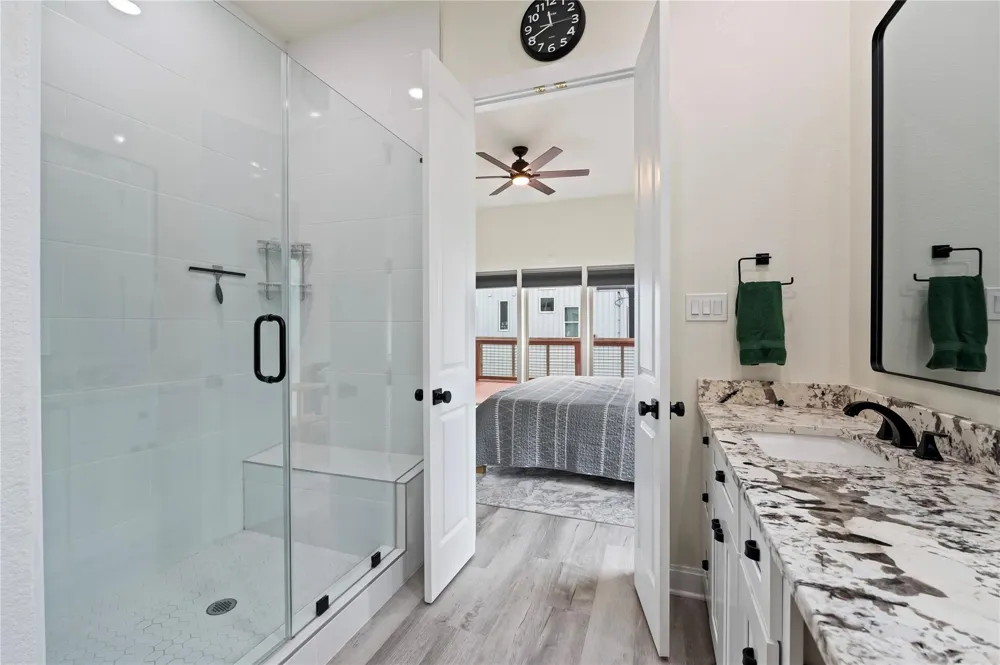 13149 W 6th Street Santa Fe, TX 77510